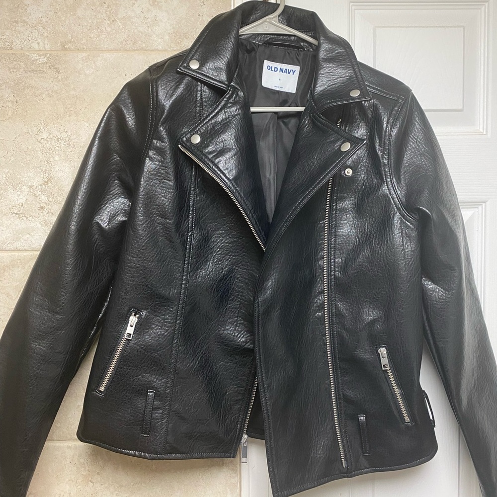Old navy leather jacket (NEVER WORN)